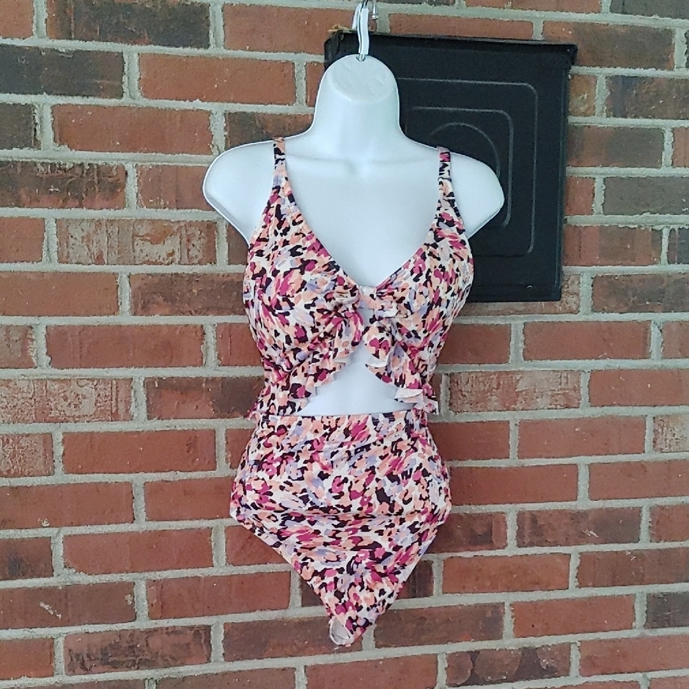 Hurley Pink and Black One Piece Swimsuit with Modern Cut-Out Design Size 1X